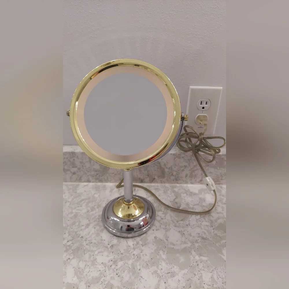 JERDON | VTG 1990s Lighted Plug-In 5x Magnifying Cosmetic Mirror Model #LT111CG